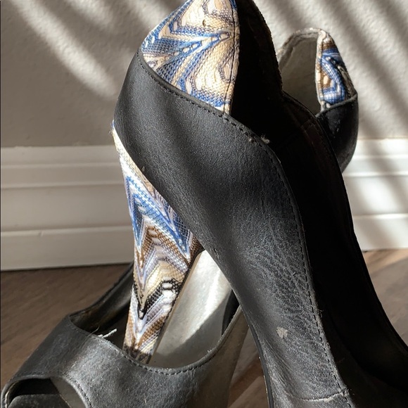 Amazing unique open toe pumps - Picture 2 of 5